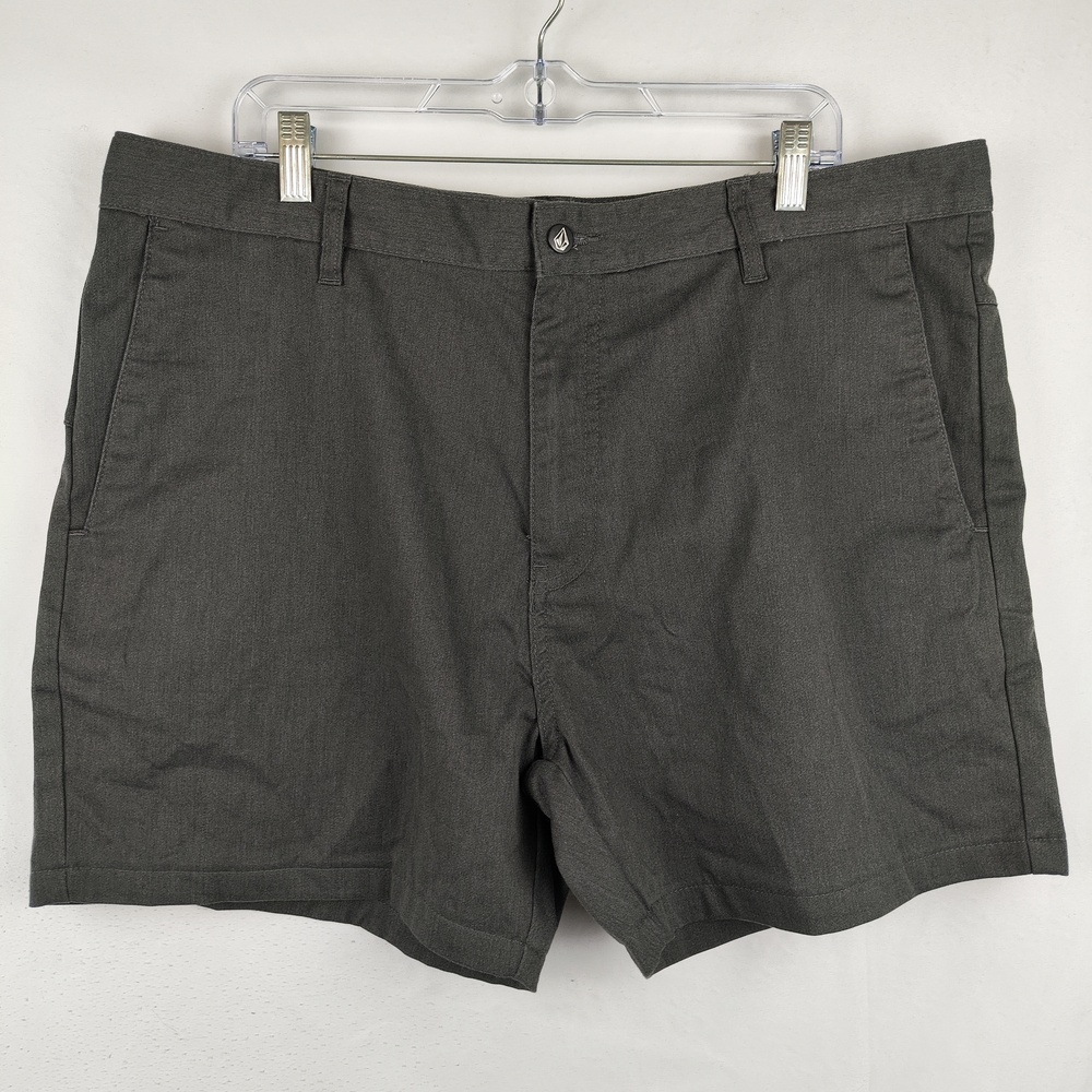Volcom Shorts Mens 38 Gray Chino Stretch 5 Inseam Flat Front Casual Summer